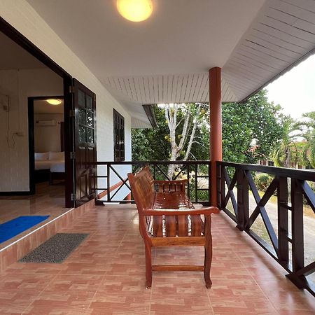 Naisang Hostel Chumphon Eksteriør bilde