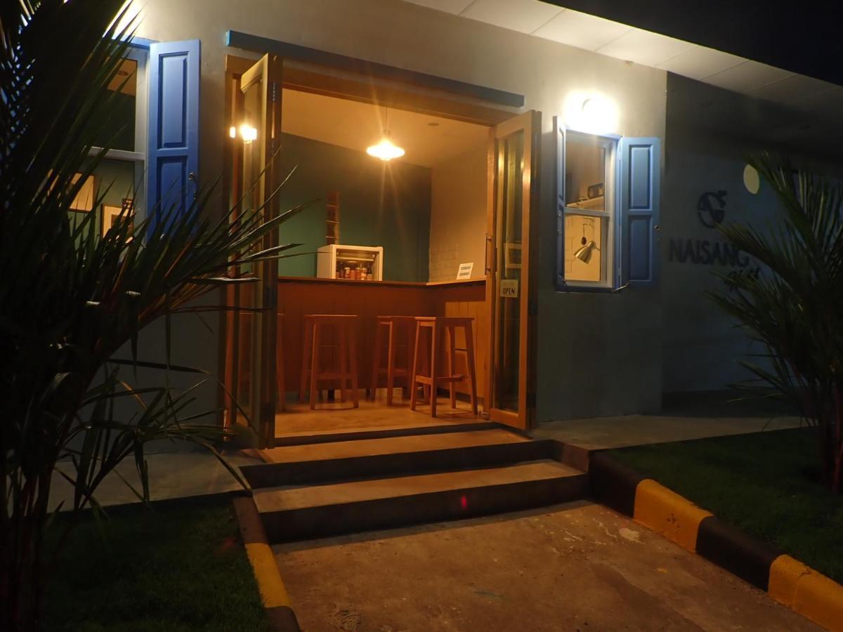 Naisang Hostel Chumphon Eksteriør bilde