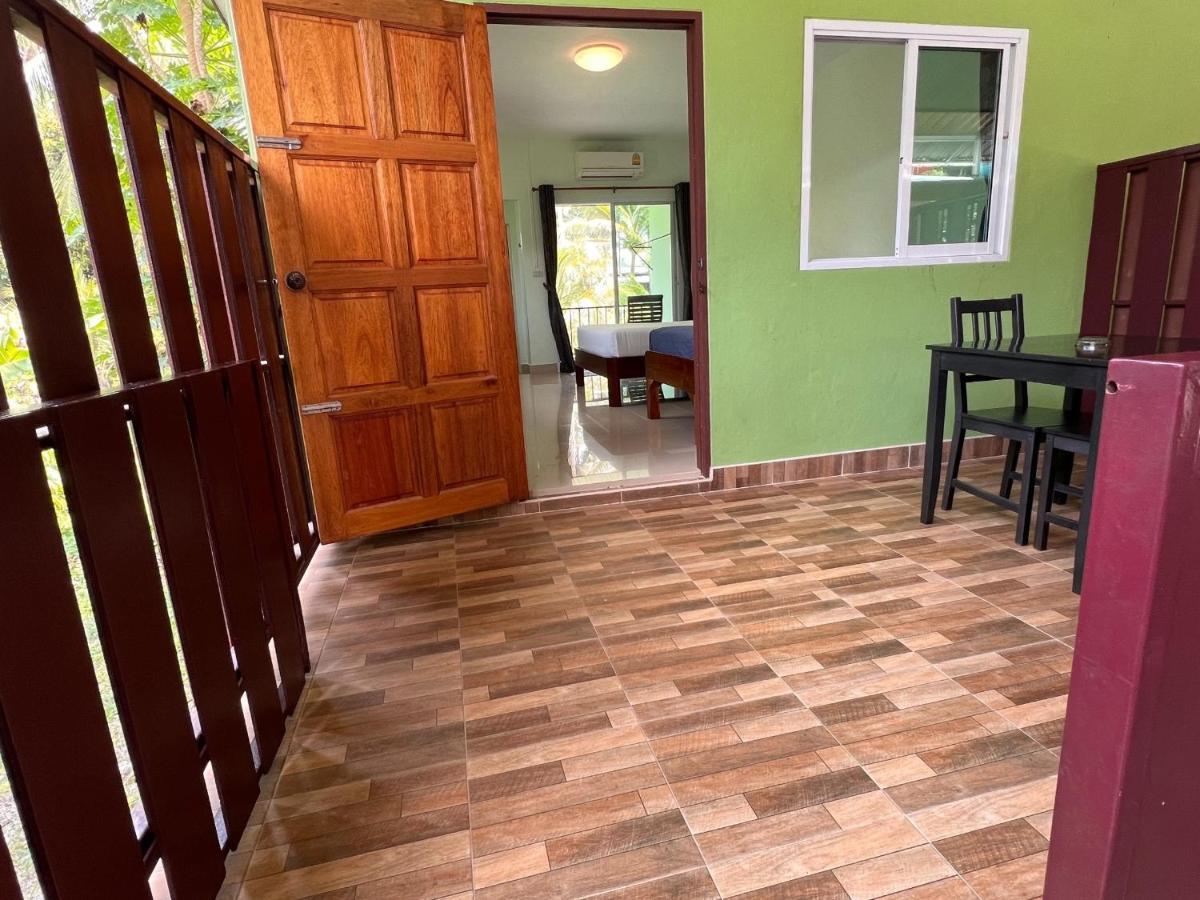 Naisang Hostel Chumphon Eksteriør bilde