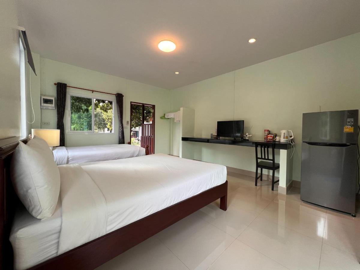 Naisang Hostel Chumphon Eksteriør bilde