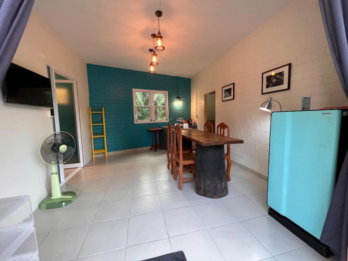 Naisang Hostel Chumphon Eksteriør bilde