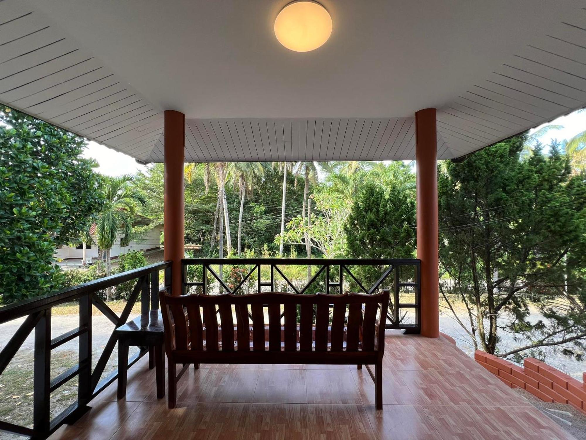 Naisang Hostel Chumphon Eksteriør bilde